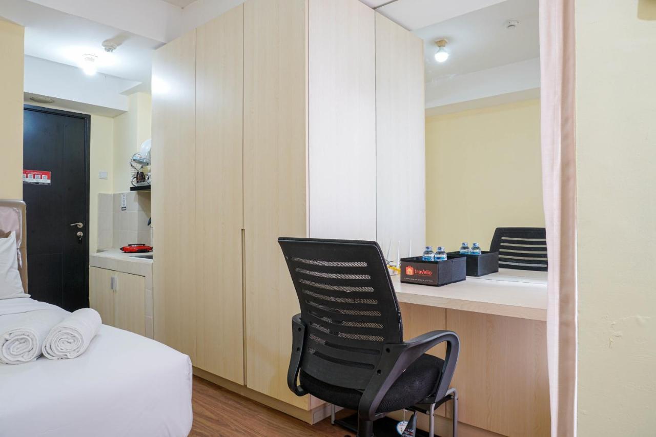 Comfy At Belmont Puri By Travelio Apartemen Jakarta