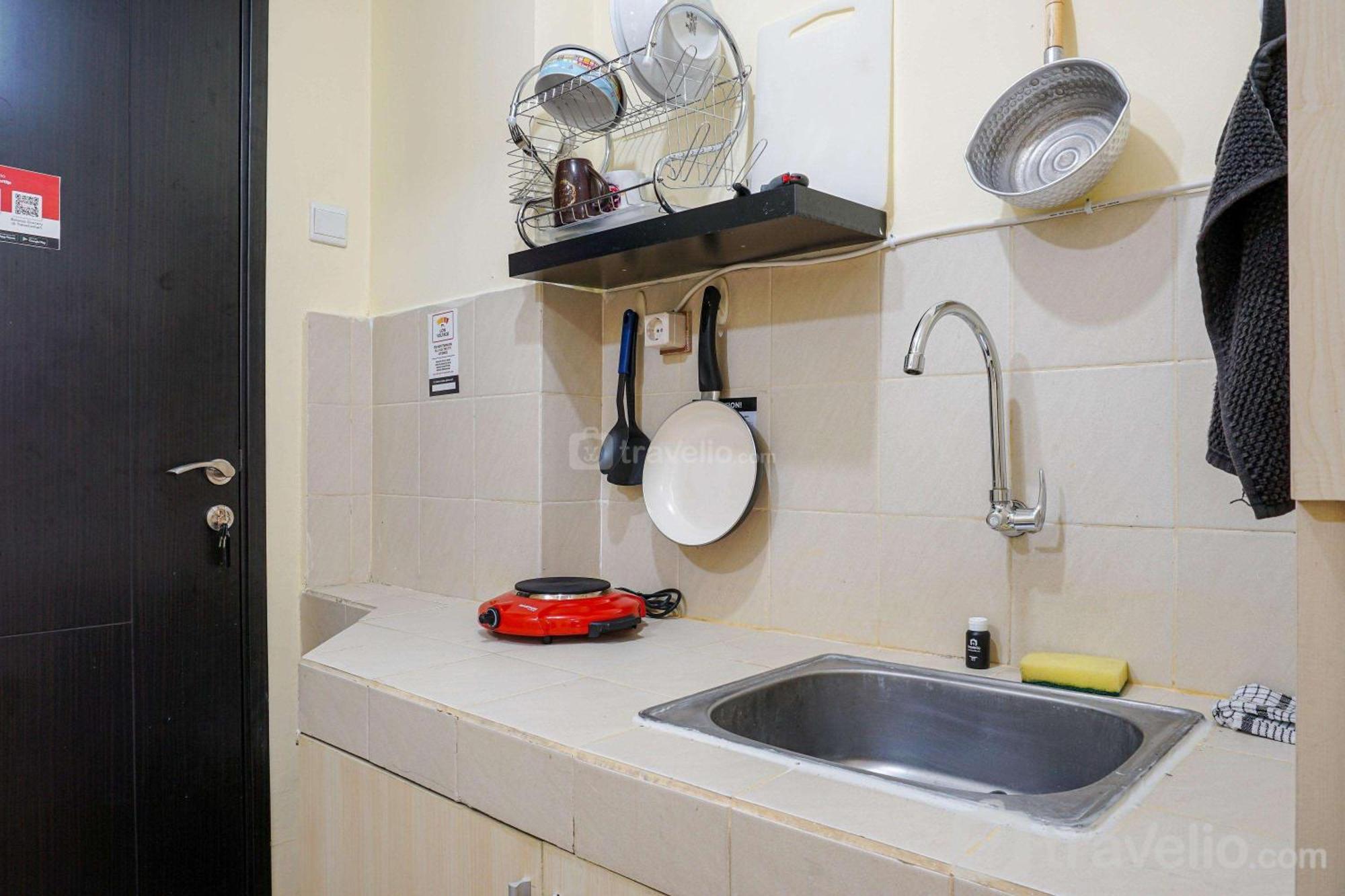 Comfy At Belmont Puri By Travelio Apartemen Jakarta